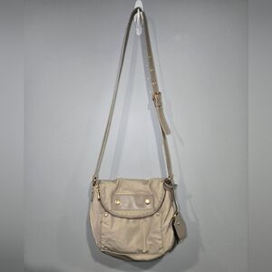 🐢 Mar Jacobs Preppy Nylon Messenger Satchel Bag.  Tan And Gold.